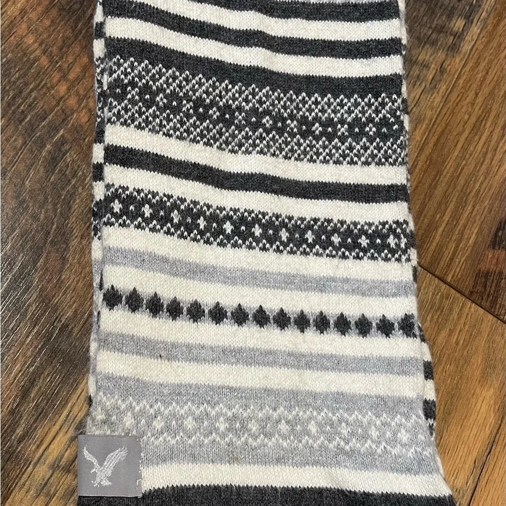 American Eagle Outfitters Striped Fair Isle Scarf Knit‎ Winter Gray White Soft
